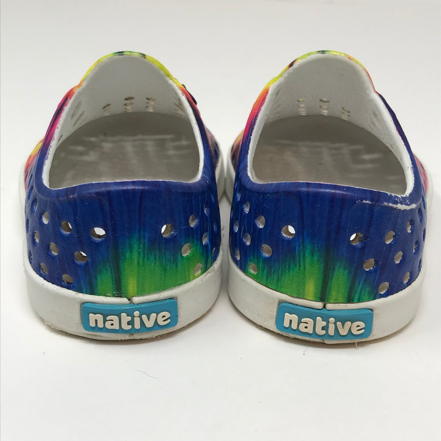 Native Jefferson Slip On Waterproof Sneakers Shoes Boy Tie Dye Size 4
