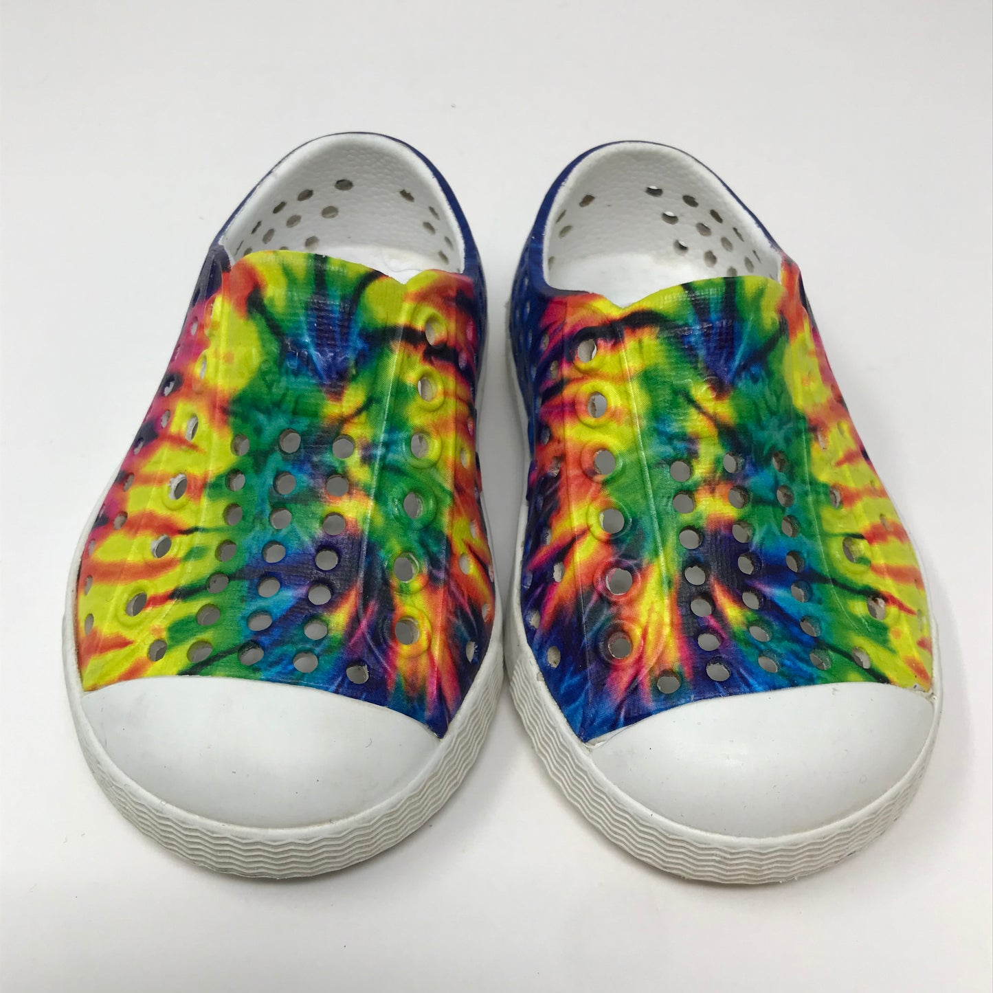 Native Jefferson Slip On Waterproof Sneakers Shoes Boy Tie Dye Size 4